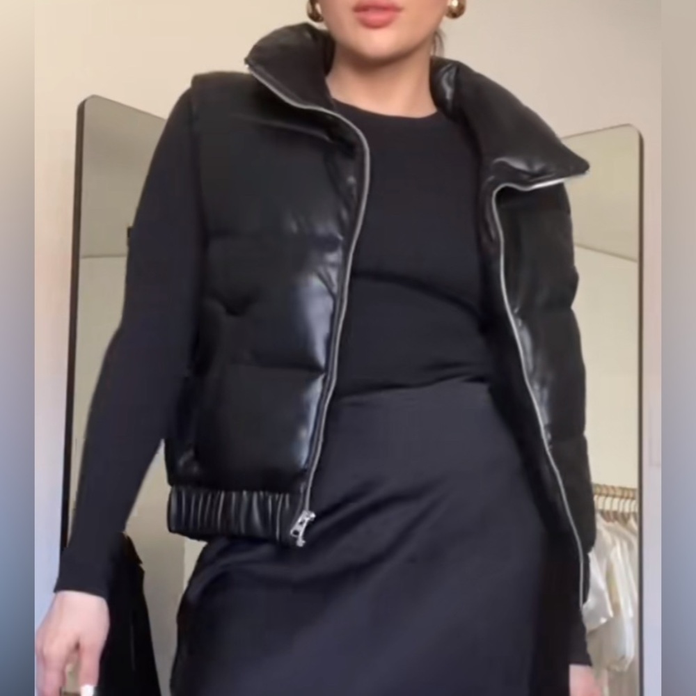 Abercrombie & Fitch Black Vegan Leather Puffer Vest Cozy Cabincore Quilted Large